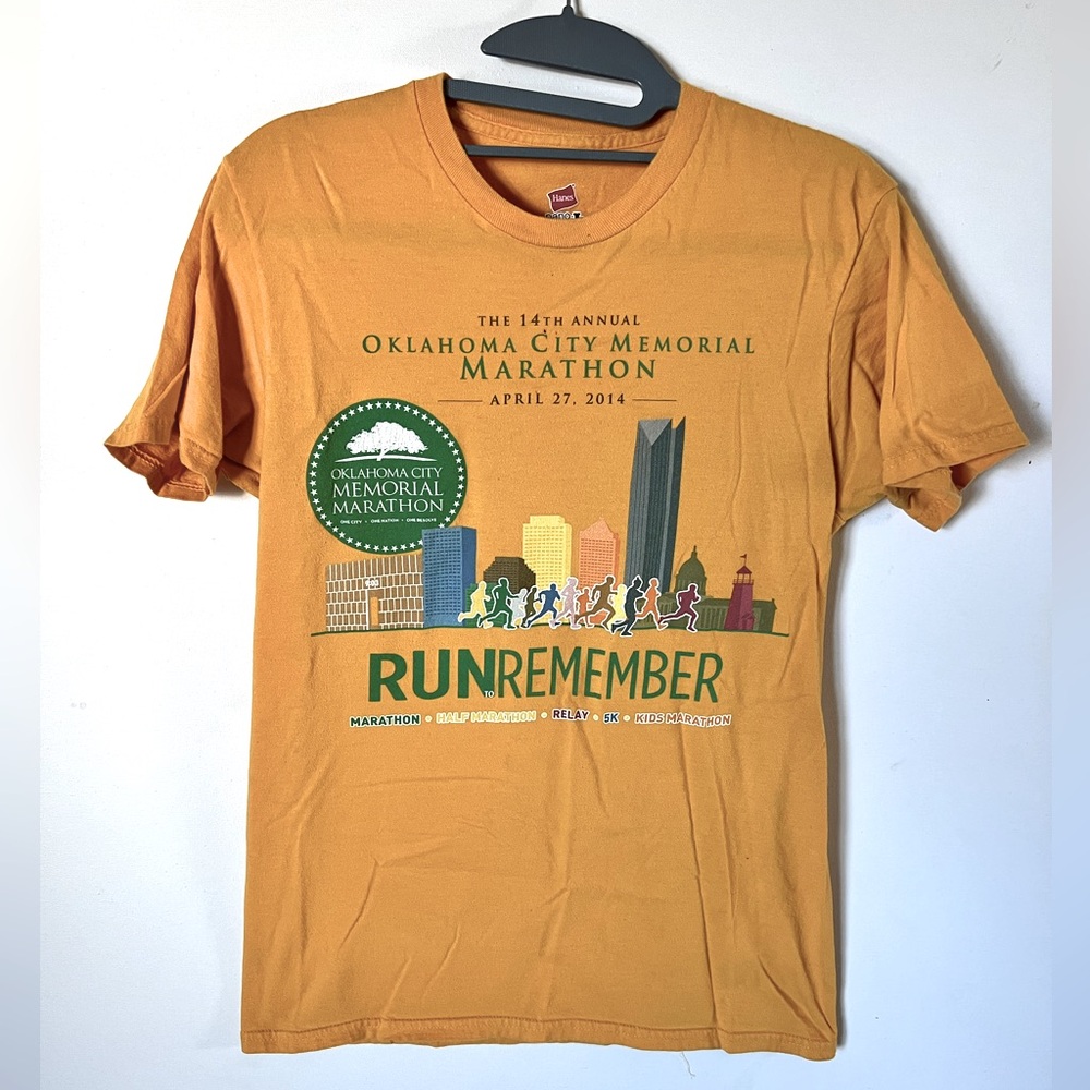 ✨🤙🏻PERSONAL TEE COLLECTION SALE - OKC Marathon 2014 Volunteer Tee - size S